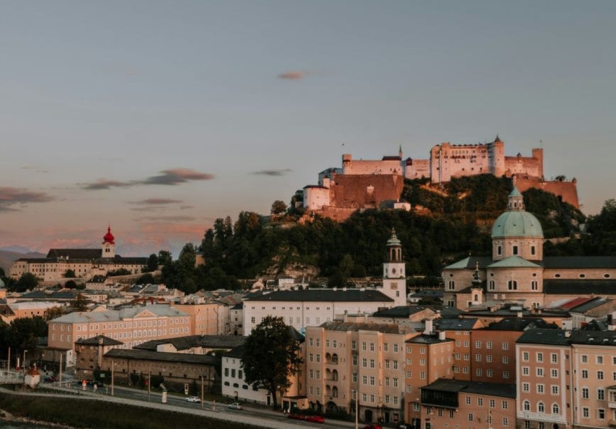 Salzburg Stadtansicht © Unsplash/Patrick Langwallner