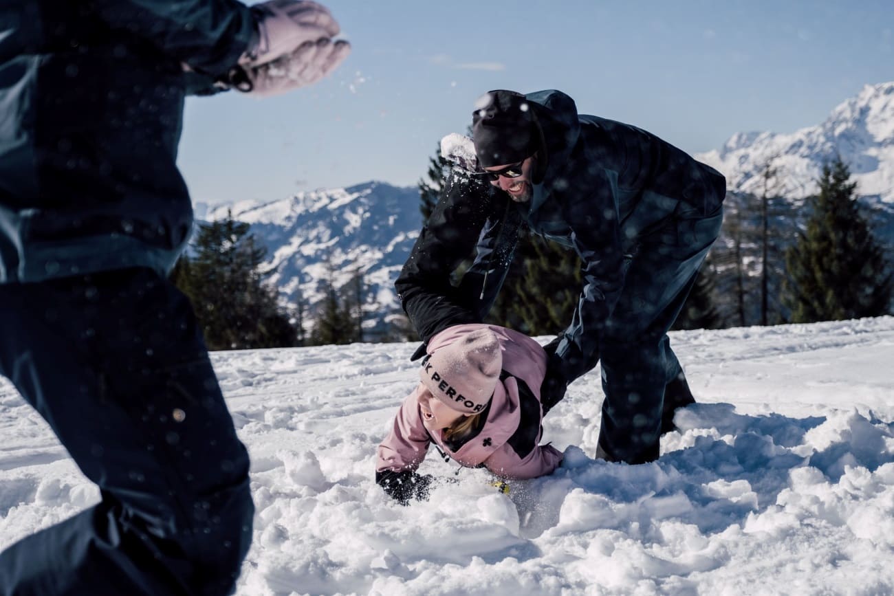 Familienzeit im Schnee © JOSalzburg