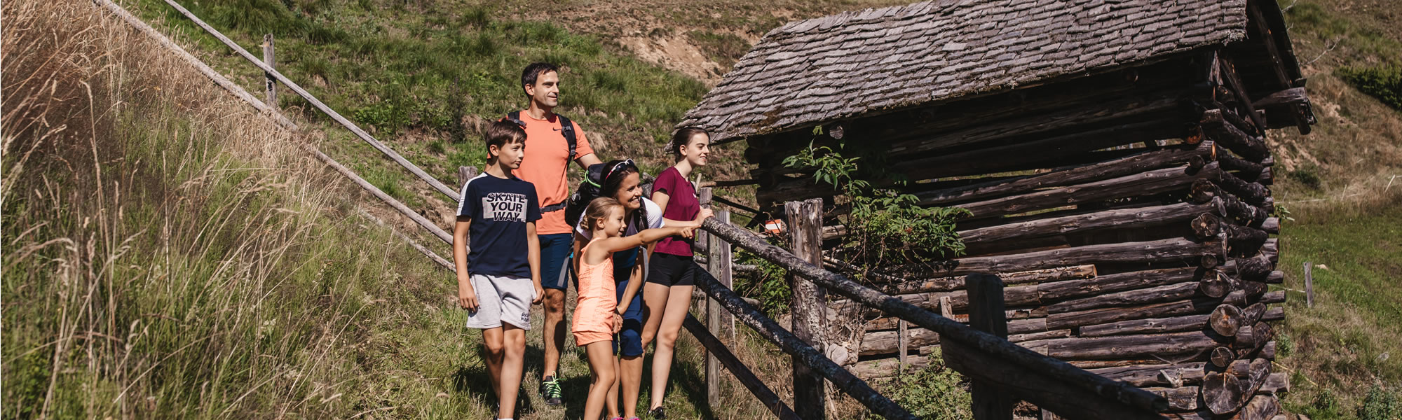 Familie beim Wandern im Großarltal © Selina Flasch