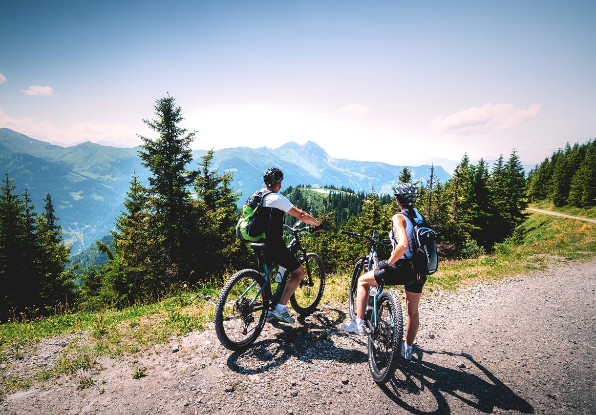 Biker beim Spiegelsee &copy; Daniel Kogler &ndash; Ferienregion Nationalpark Hohe Tauern