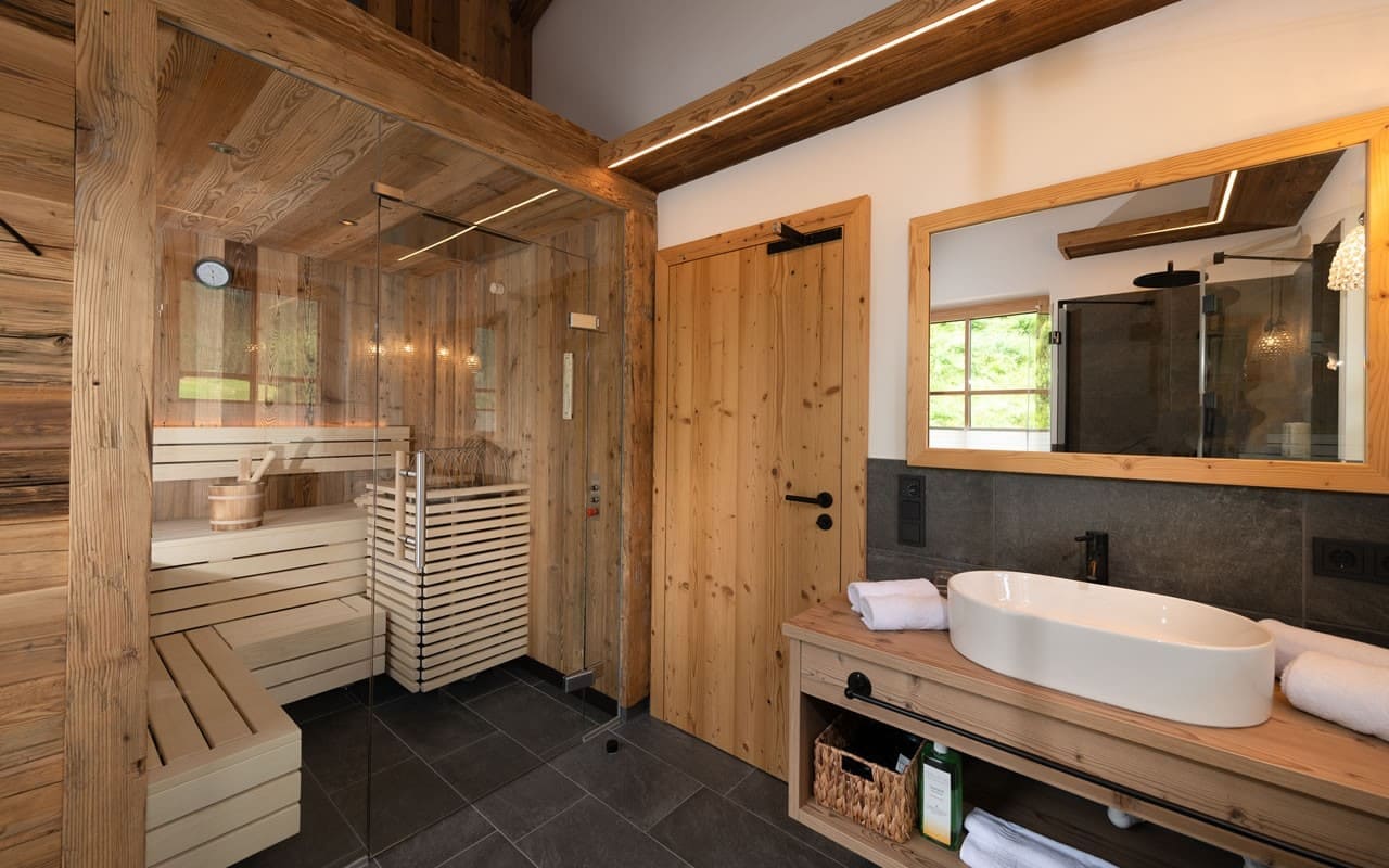 Badezimmer mit Sauna